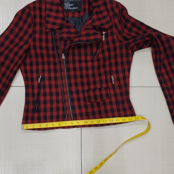 Urban Behavior Red Plaid Fitted Sleek Jacket - Picture 11 of 11